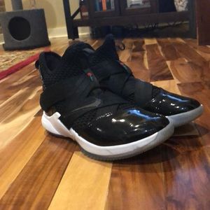 Nike LeBron Soldier Xll 12
